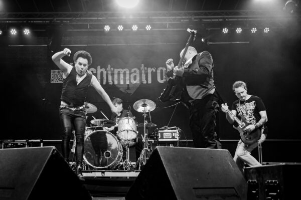 Ticket "Wir sind die Generation die niemals aufhört zu tanzen- die letzte Entscheidung des Jahres" 31.12.2025 Rare Guitar Münster